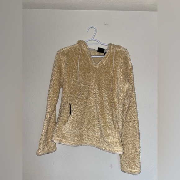 Fleece Mountain Hardwear Pullover - Picture 2 of 4